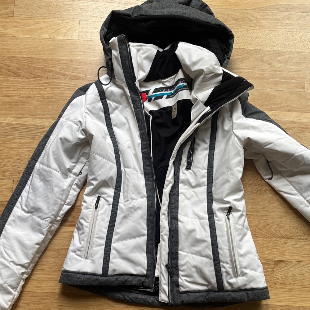 Obermeyer Women's Snow Jacket in White and Gray
